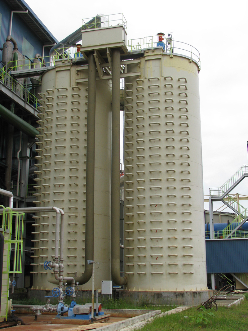 Vertical crystallizer