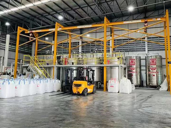 Sugar syrup processing machine