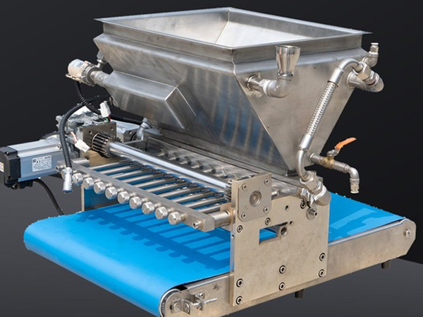 Small scale candy making machine