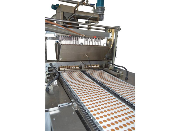 Toffee-Candy-Depositing-Machine.jpg